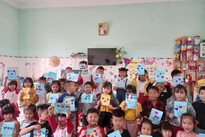 Vẽ tranh chào mừng ngày 8/3