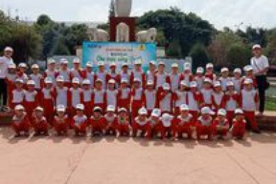 Tham quan trường tiểu học Nguyễn Bỉnh Khiêm và Dã ngoại tại hoa viên Buôn Hồ